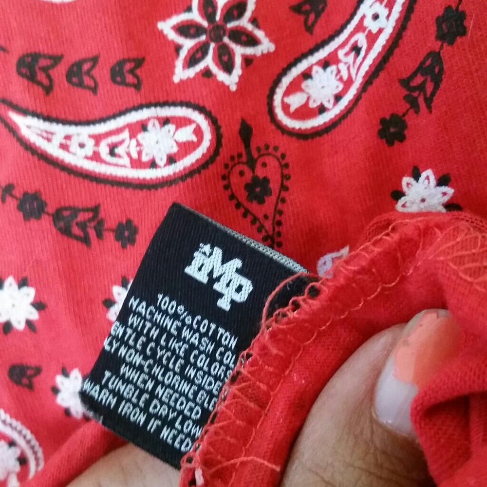 Bandana red t shirt